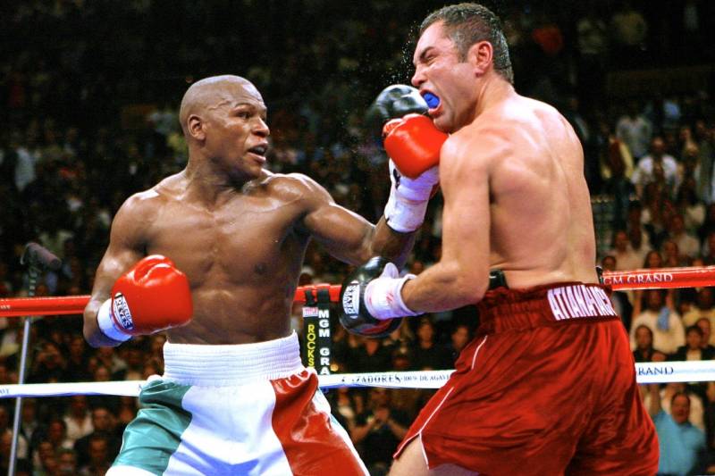 foto mayweather vs de la hoya, combate más famoso